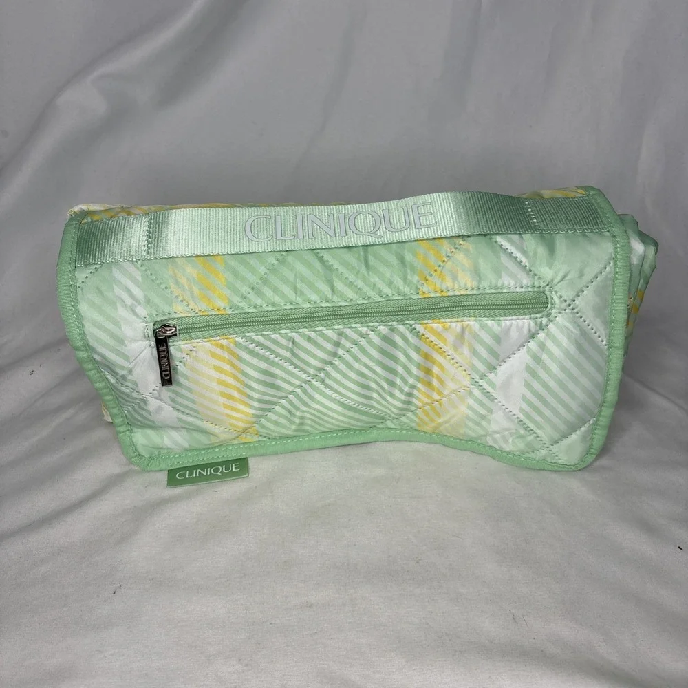 Clinique Limited Edition Green Quilted Picnic Blanket Packable 49x46